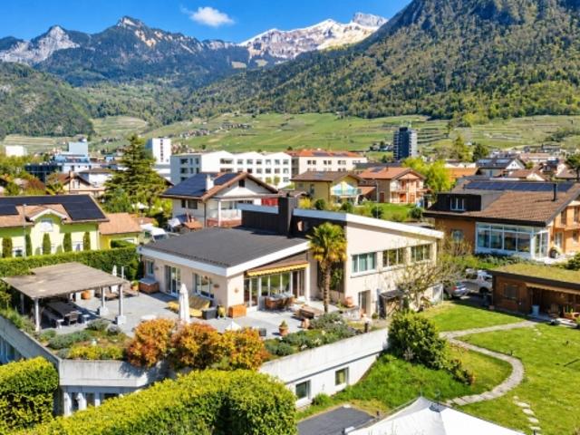 Schöne und große Villa mit atemberaubendem Blick auf die Dents du Midi