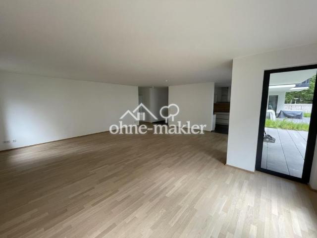 Schöne und großzügige 3 Zimmer Wohnung im Neubau mit TG, Süd Balkon