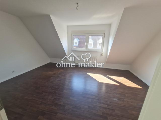 Schöne und helle 2 Zimmer Dachgeschosswohnung ab dem 01.09.26