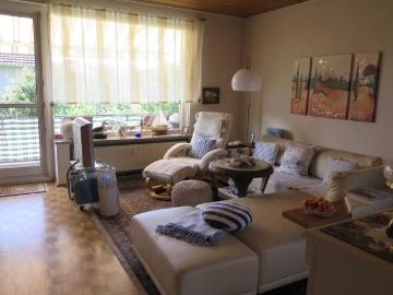 Schöne und helle 3 Zimmer Wohnung mit Balkon und EBK in Ingolstadt Oberhaunstadt