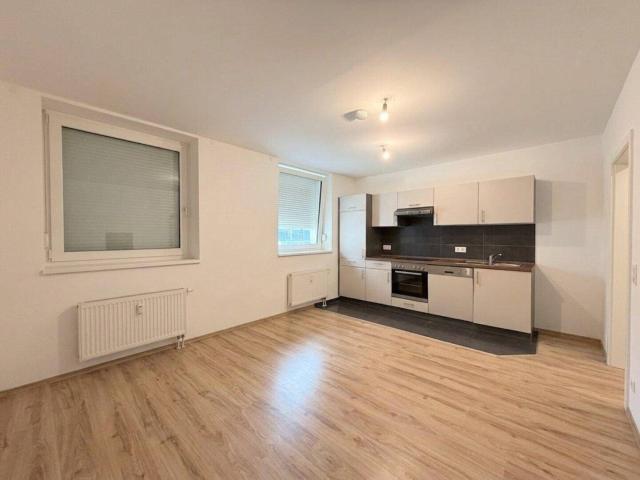 Schöne und praktische 2 Zimmer Wohnung mit Abstellraum mit perfekter Anbindung in Hetzendorf!
