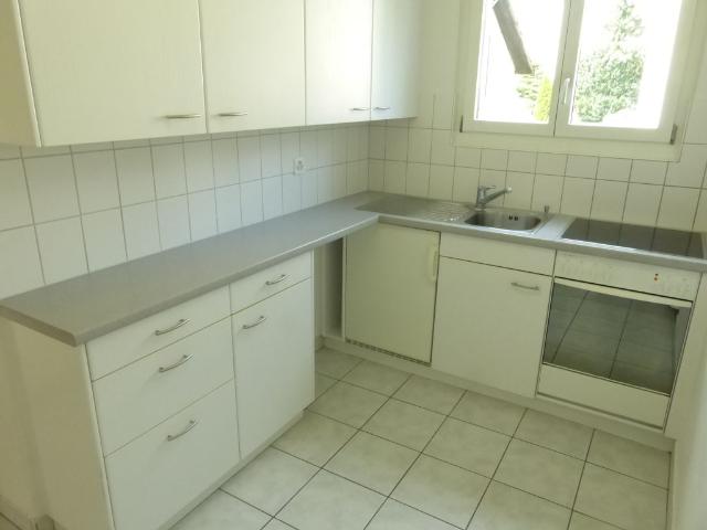 SCHÖNE UND PREISWERTE WOHNUNG AN RUHIGER LAGE