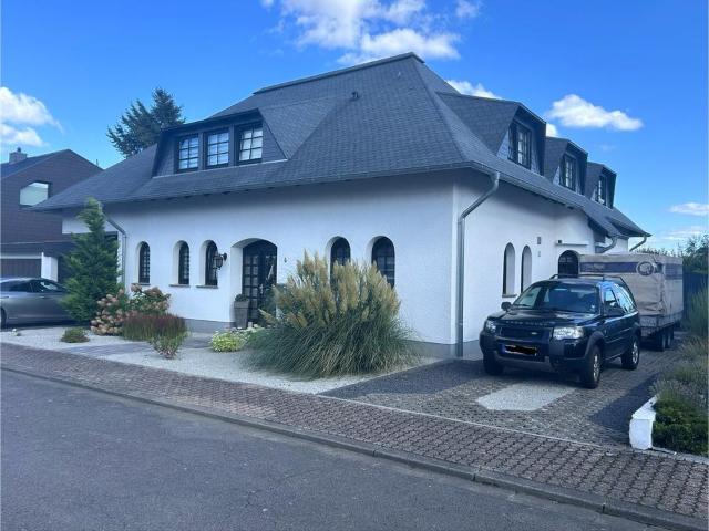 Schöne Villa im Raum Saarlouis