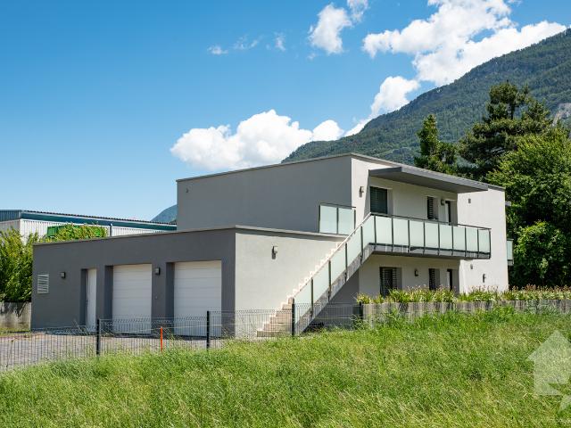 Schöne Villa mit 2 unabhängigen Wohnungen
