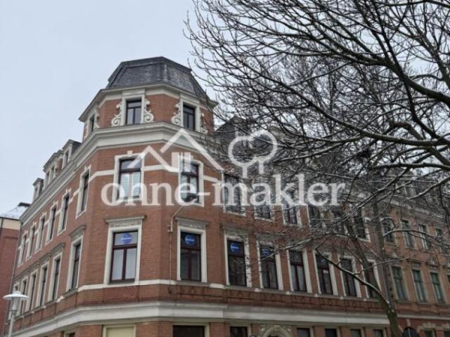 Schöne, zentral gelegene und helle DG Wohnung