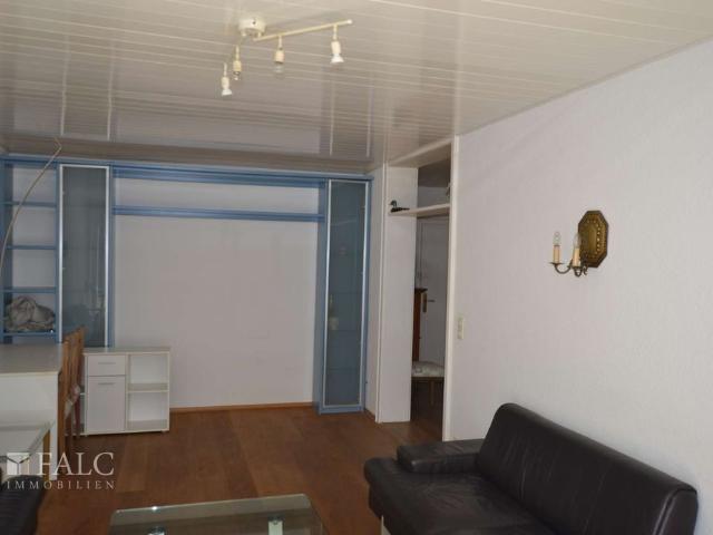 Schöne zwei Zimmer Wohnung nähe Stockdorf BHF