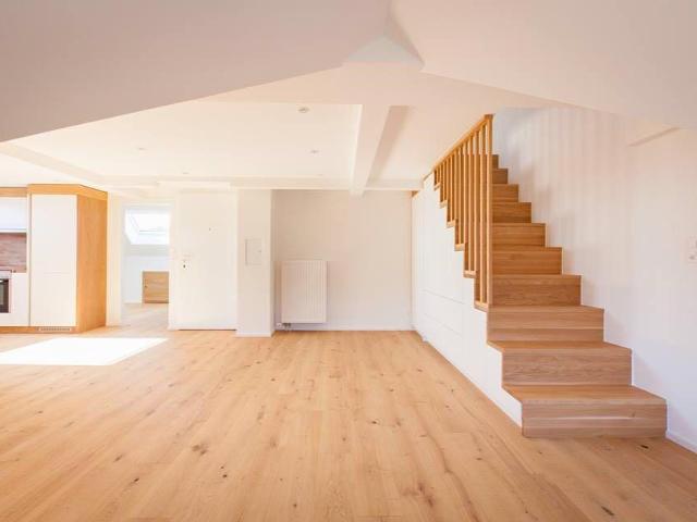 schöne zweistöckige 3.5 Zimmer Dachwohnung in Sitterdorf