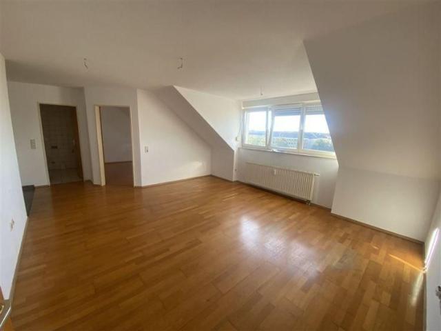 Schönefeld Abtnaundorf * helle 2 Zi. DG*Whg.* Wannenbad* Keller* TG anmietbar