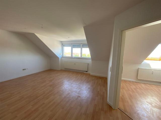 Schönefeld Abtnaundorf * Renoviert* helle 2 Zi. DG*Whg.* Wannenbad* Keller* SP anmietbar