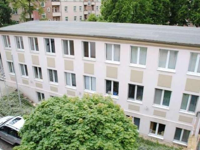 Schönefeld 4 Raum Hinterhauswohnung der besonderen Art mit Wanne, Fußbodenheizung & Sonnenterrasse
