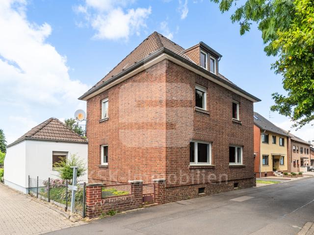 Schöner Altbau sucht neuen Eigentümer und mehrere Generationen