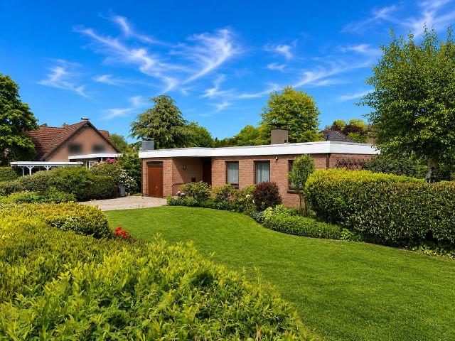 Schöner Bungalow mit Wintergarten und Baugrundstück in ruhiger Wohnlage im Inselviertel