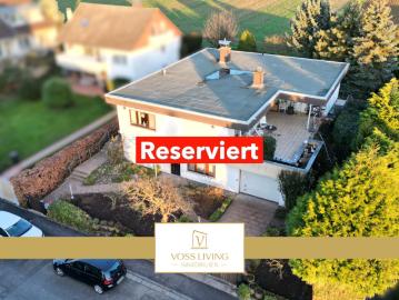 Schöner Bungalow in Feldrandlage mit großer Terrasse, Einliegerwohnung & Doppelgarage