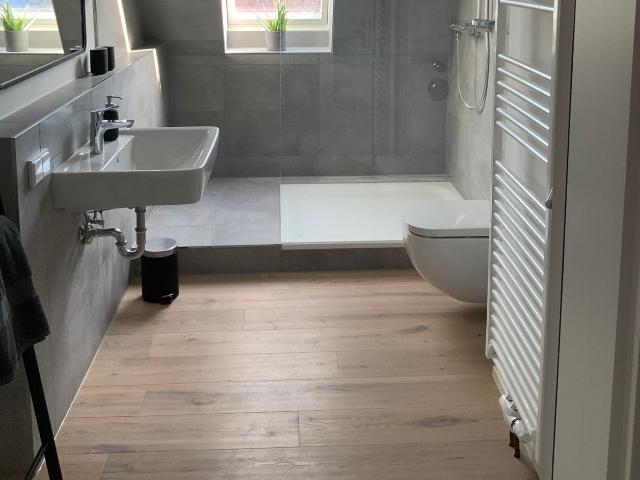 Schöner Wohnen mit Blick ins Grüne stadtnah, Hannover Amsterdam Apartments for Rent