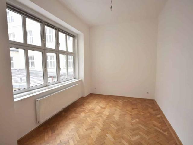 Schöner 3 Zimmer Altbau in Hofruhelage