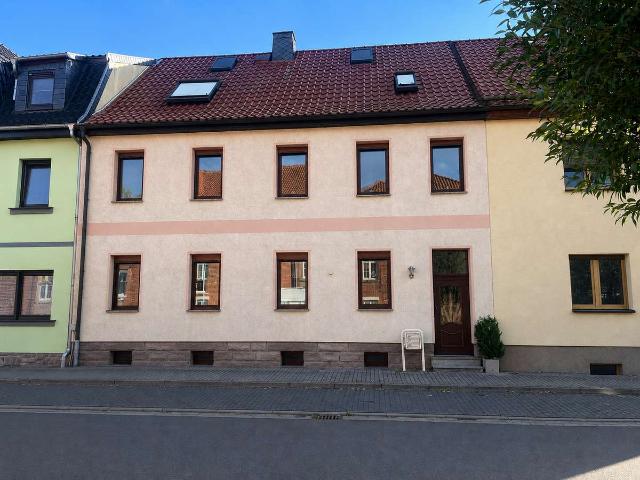 Schönes Mehrparteienhaus mit zahlreichen Möglichkeiten