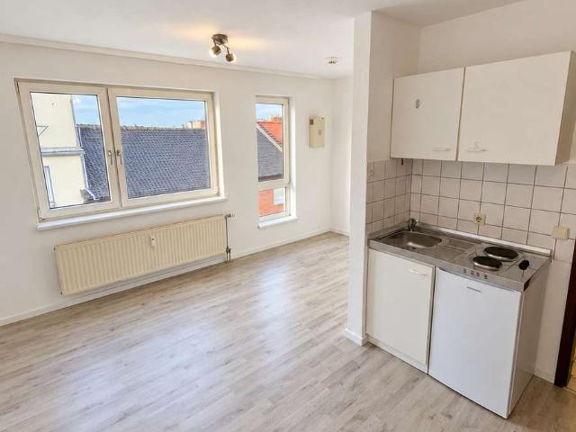 Schönes möbliertes 1 Zimmer Appartment 6.OG, 22qm in Ludwigshafen zu vermieten