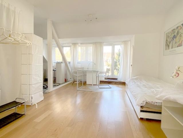 Schönes möbliertes 1 Zimmer mit eigener Küche/Bad/Balkon in Wohnung zur Untermiete
