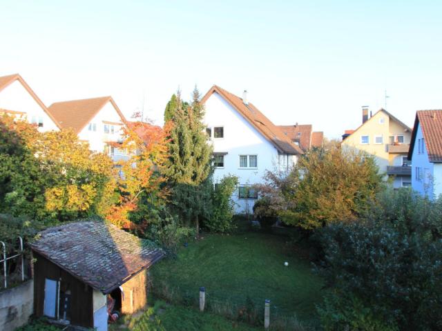 Schönes möbliertes Zimmer mit Balkon in 4er WG