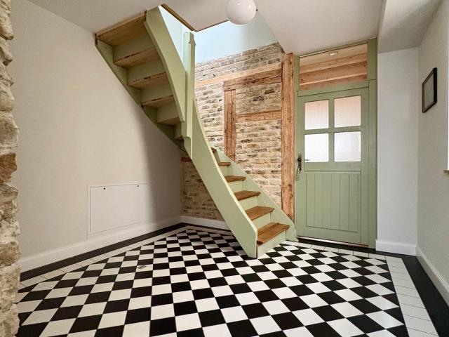 schönes, neu saniertes 2 Zimmer Appartment