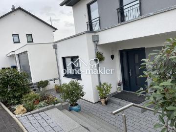 Neues Einfam. Haus im Stadthausstil mit Doppelgarage und großer Südterrasse