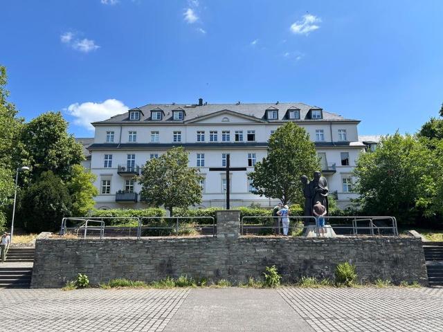 Schönes Dachgeschoss mit Traumblick in Königstein Provisionsfrei!