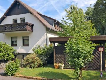 Schönes ehemaliges Forsthaus in ruhiger Waldrandlage