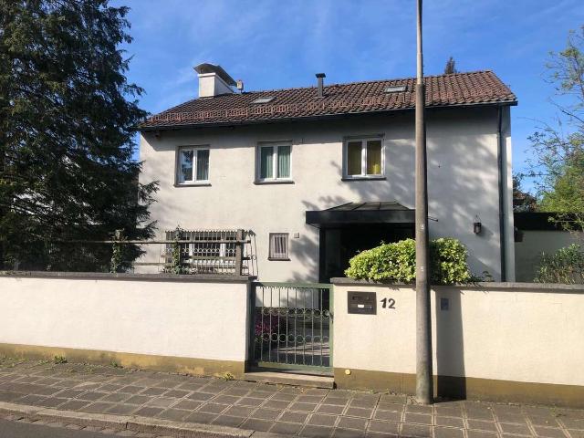 Schönes Einfamilienhaus auf großem Grundstück in Bestlage