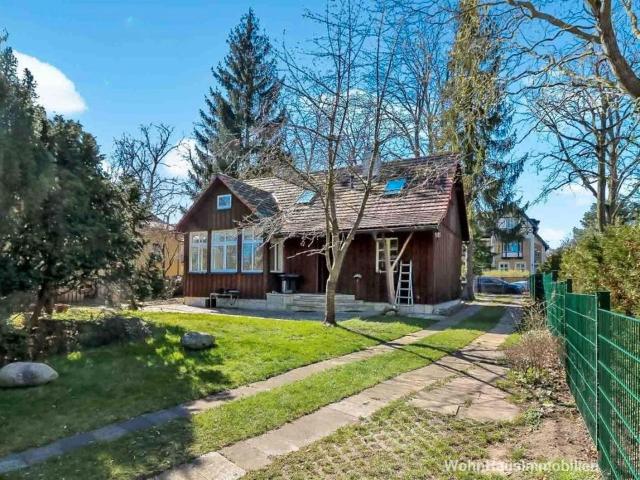 Schönes Einfamilienhaus auf Wassergrundstück in Berlin Rahnsdorf