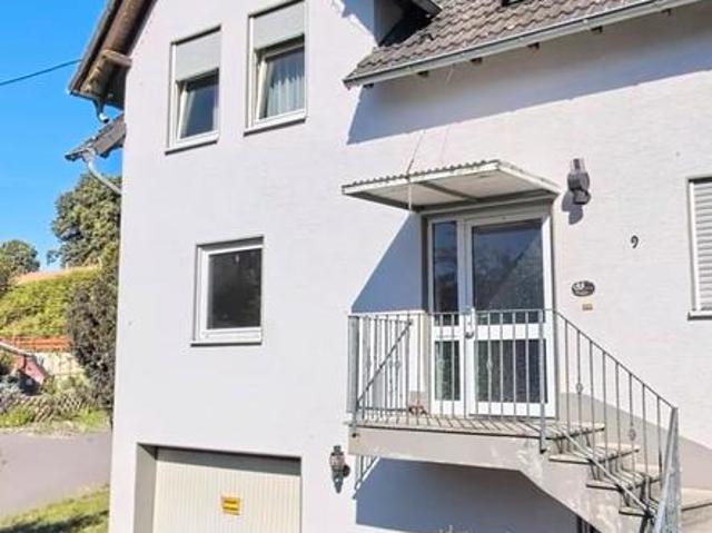 Schönes Einfamilienhaus einseitig angebaut