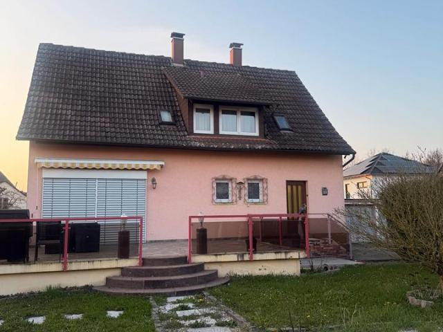 Schönes Einfamilienhaus mit 3 Garagen Randgemeinde v. 77694 Kehl