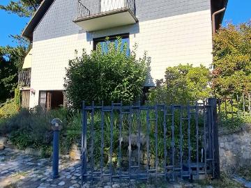 Schönes Einfamilienhaus mit 5 Garagen in Stolbergs Altstadt