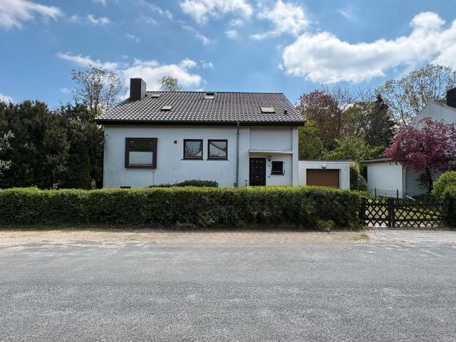 Schönes Einfamilienhaus mit Garage
