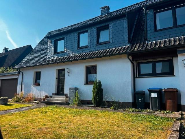 Schönes Einfamilienhaus mit großem Garten