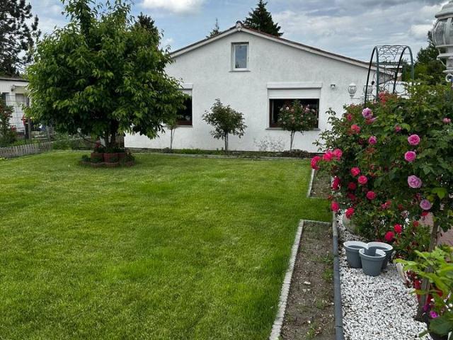 Schönes Einfamilienhaus mit großen, gepflegtem Garten