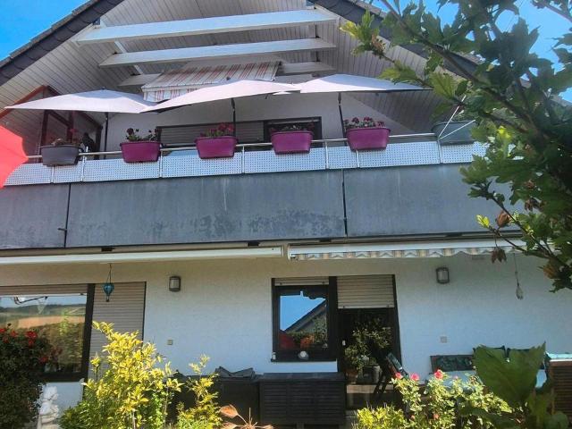 Schönes Einfamilienhaus mit Einliegerwohnung u. toller Aussicht