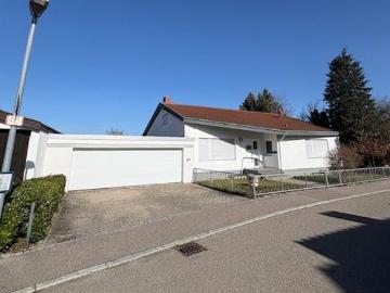 SCHÖNES EINFAMILIENHAUS MIT EINLIEGERWOHNUNG / DOPPELGARAGE / EINLIEGERWOHNUNG