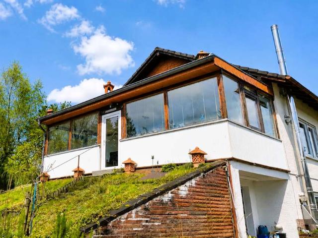 Schönes Einfamilienhaus mit Wintergarten, Garage, in Stelzenberg