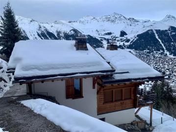 SCHÖNES FERIENHAUS MITTEN IM NIRGENDWO GELEGEN ATEMBERAUBENDE AUSSICHT RUHIG