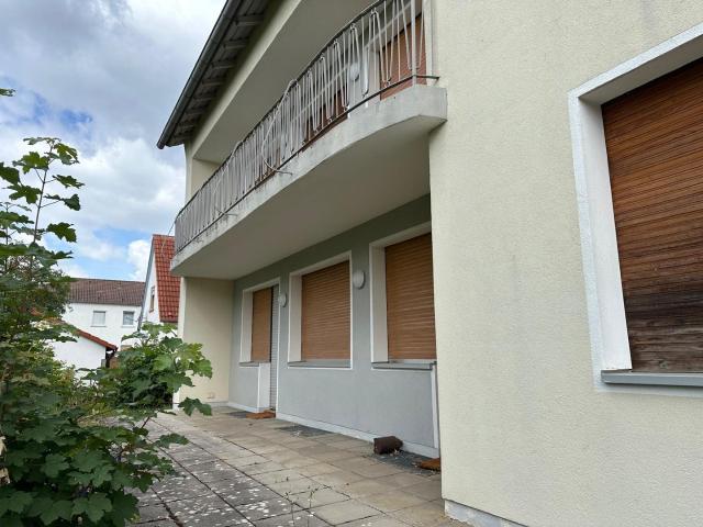 Schönes freistehendes Einfamilienhaus mit großem Naturgarten