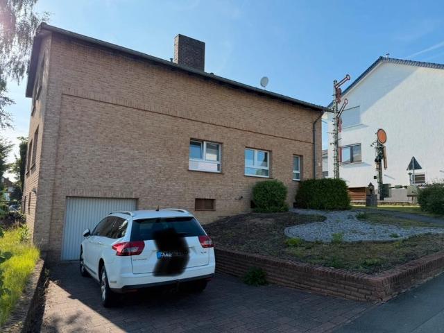 Schönes freistehendes Einfamilienhaus nach Absprache Verfügbar