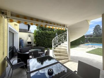 Schönes Haus/Villa mit Outdoorpool zu verkaufen / Beautiful House/villa with outdoor pool for sale /