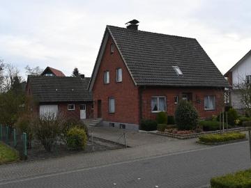 Schönes Haus auf großzügigem Grundstück in Burlo provisionsfrei