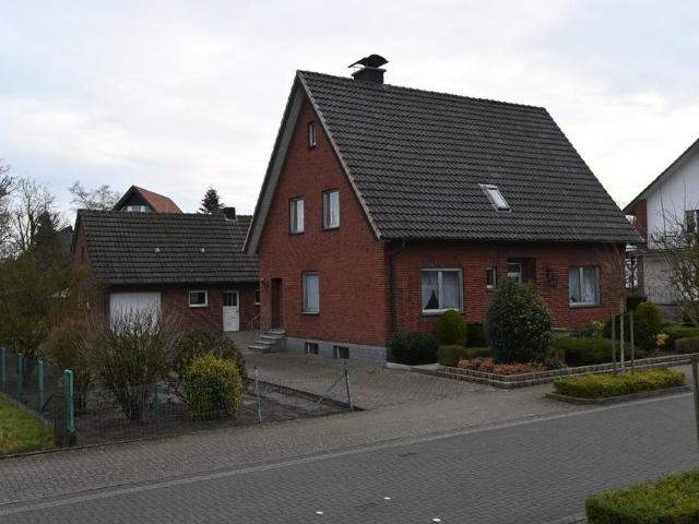 Schönes Haus auf großzügigem Grundstück in Burlo provisionsfrei