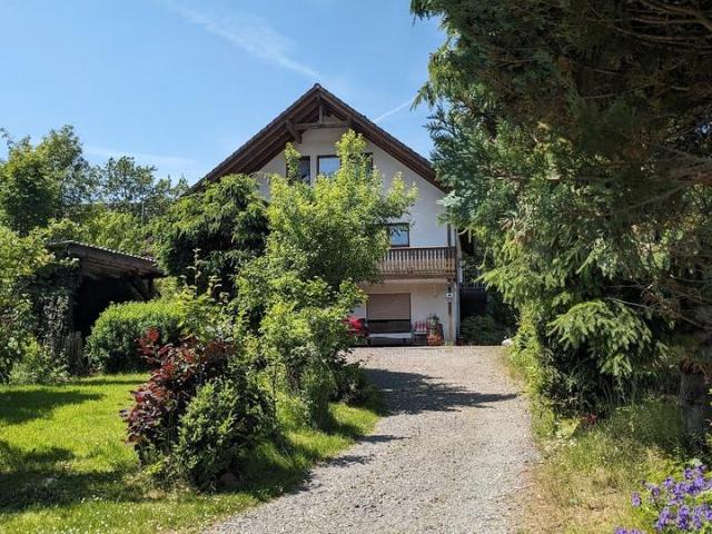 Schönes Haus auf 1000 qm Grundstück