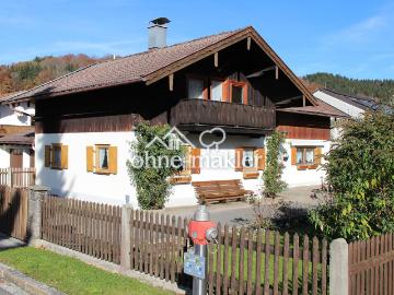 schönes Haus im Oberland