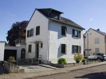 Schönes Haus in Bobenheim Roxheim, beste Lage, großer Garten