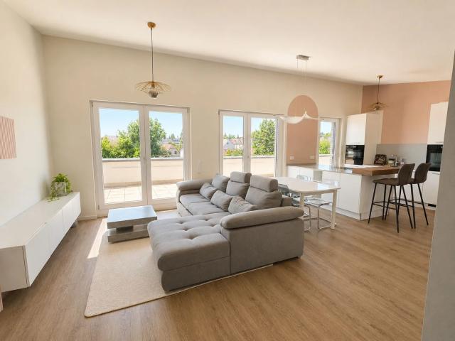 Schönes Penthouse mit zwei Dachterrassen