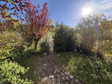 Haus for sale in Am Birnbaum - Garten, Büroraum