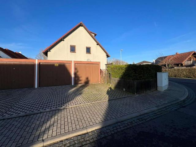 Schönes Reihenendhaus mit Garten und Garage